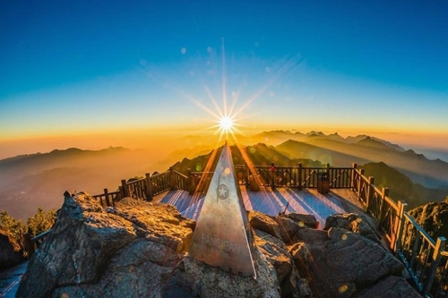 TOUR HÀ NỘI - SAPA - CÁT CÁT - THÁC BẠC - CẦU KÍNH 2N1Đ